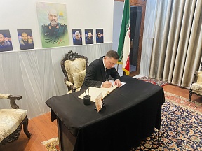 Russian Ambassador to Syria Alexander Yefimov expresses his condolences to Iranian Ambassador in Damascus Hussein Akbari